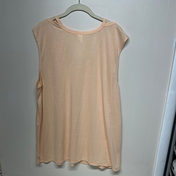 Peach Sleeveless V-Neck Top - Picture 3 of 6